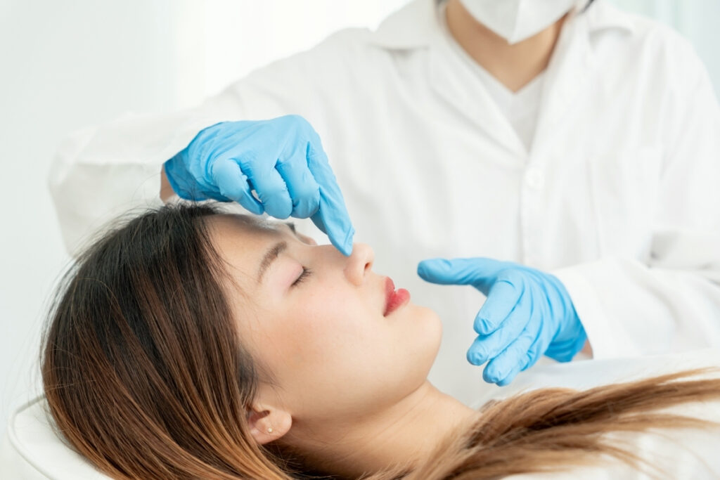 Recovery After Rhinoplasty: Your Easy Guide 2 Recovery After Rhinoplasty: Your Easy Guide